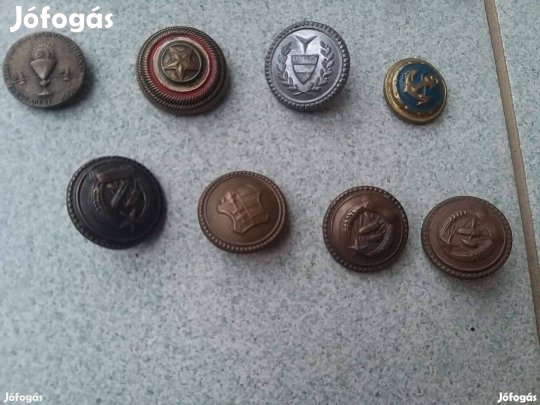 Eladó fém katonai egyenruha gombok -13 db