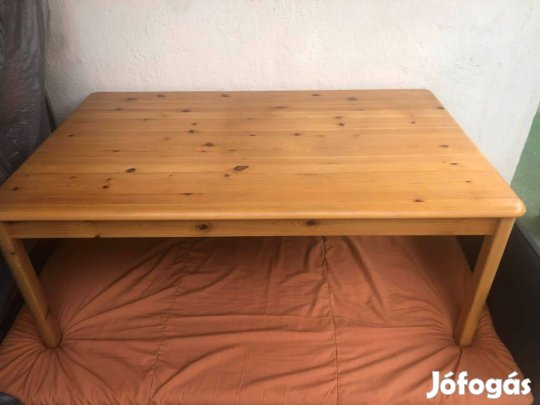 Eladó fenyő dohányzó asztal