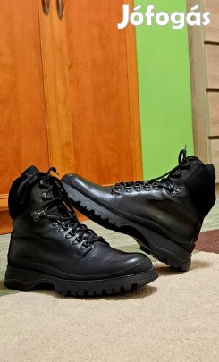 Eladó férfi Prada cipő 43-as méretben