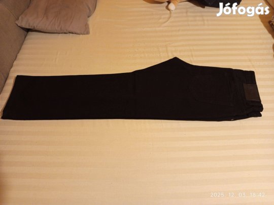 Eladó férfi farmer