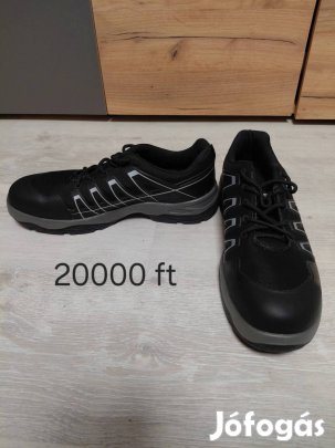 Eladó férfi munkavédelmi cipő!
