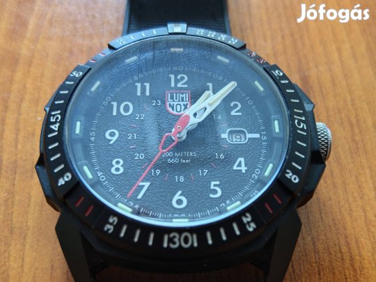 Eladó férfi óra