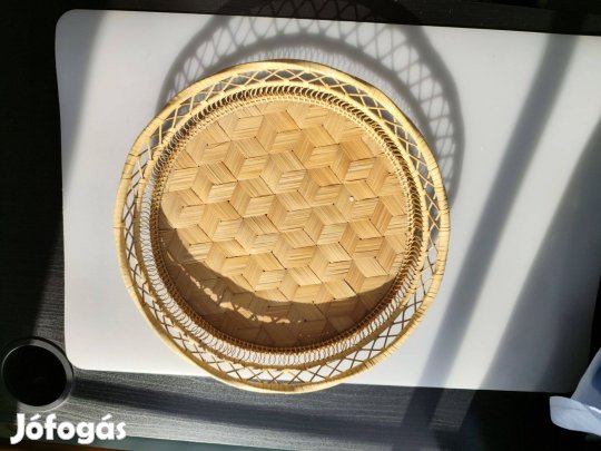 Eladó fonott bambusz tálca