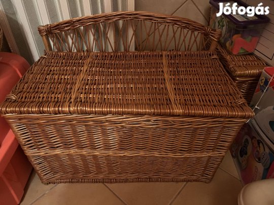 Eladó fonott kosár tároló