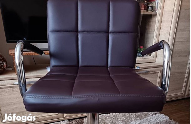 Eladó forgó, állítható magasságú bárszékek (2 db)