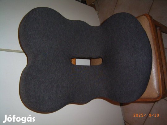 Eladó formázott, deréktámaszos ülőpárna, újszerű