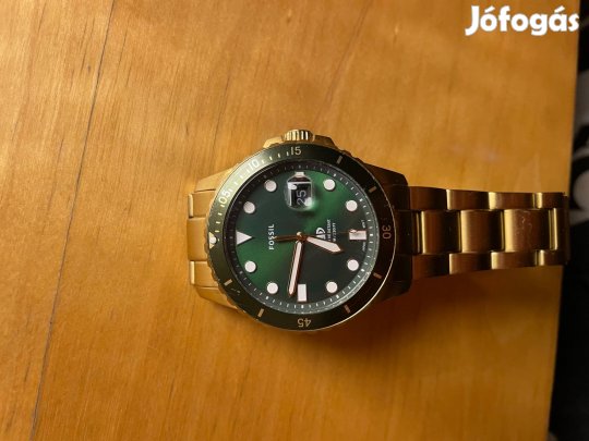 Eladó fossil karórám dobozával