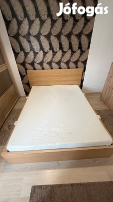Eladó francia ágy