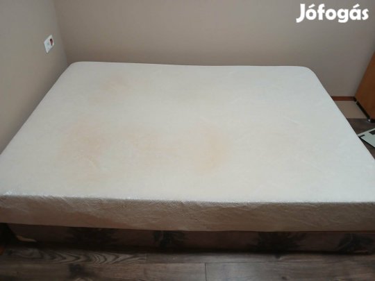Eladó franciaágy memóriahabos matraccal