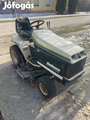 Eladó fűnyiró traktor