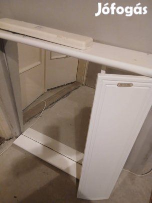 Eladó fűrdőszoba tükör