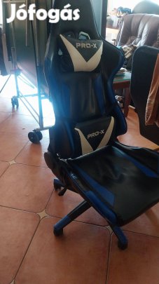 Eladó gamer szék