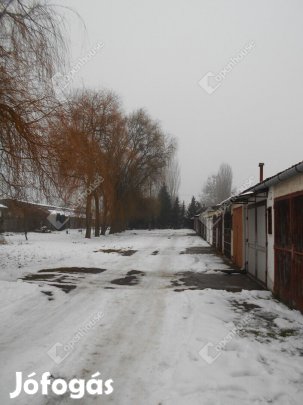 Eladó garázs Zalaegerszeg-Belvárosában.