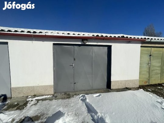 Eladó garázs - Vác