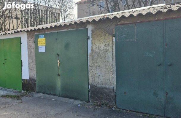 Eladó garázs a Selyemréten