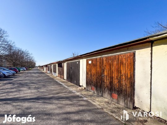 Eladó garázs a törökzugi soron