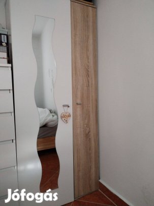 Eladó gardrób szekrény