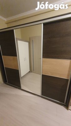 Eladó gardróbszekrény
