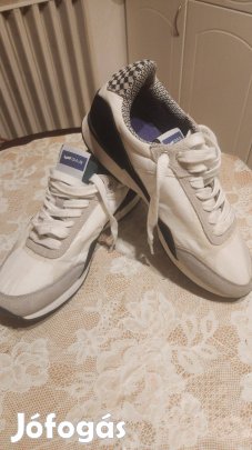 Eladó gas cipő