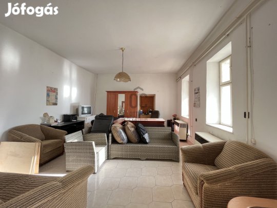 Eladó gazdálkodásra, vállalkozásra alkalmas Berekböszörményi családi h