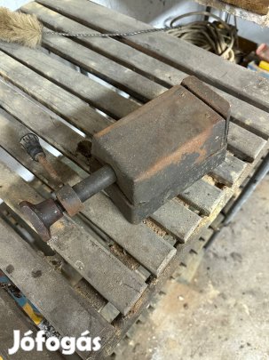 Eladó gépsatu