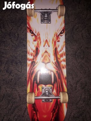 Eladó gördeszka, hullámdeszka