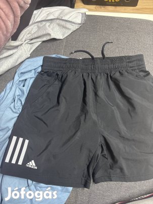 Eladó gyerek Adidas rövid nadrág! Olcsón