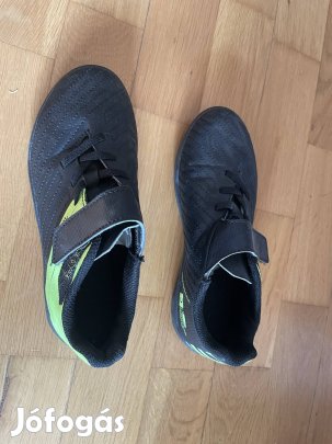 Eladó gyerek focicipő - 33-as méret