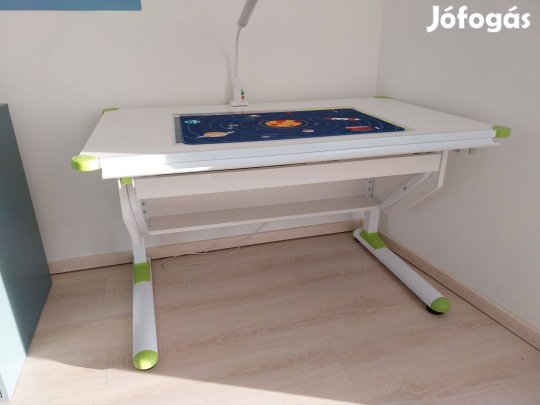 Eladó gyerek íróasztal