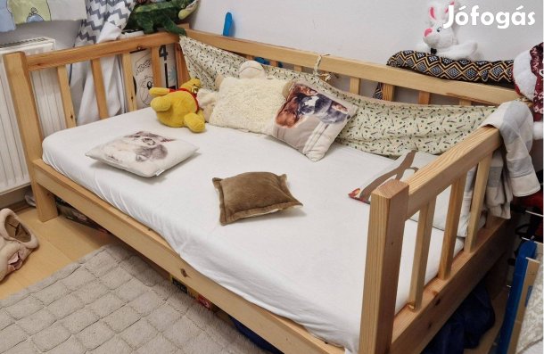 Eladó gyerekágy
