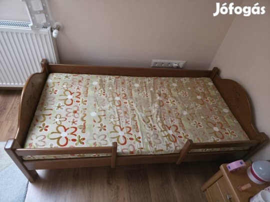 Eladó gyerekágy, kókusz matraccal együtt