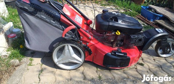 Eladó háromkerekű ónjárós fűnyíró!