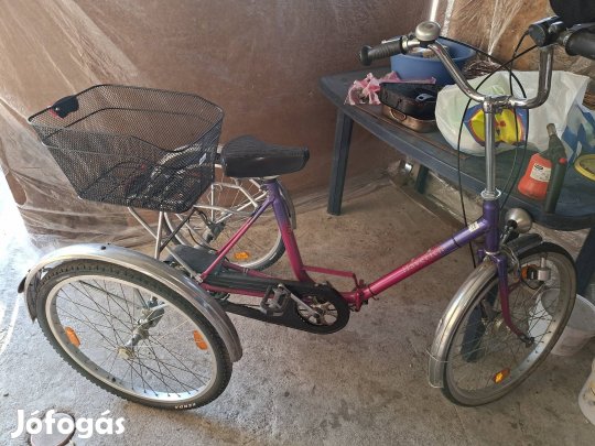 Eladó háromkerekű tricikli