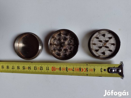 Eladó háromrészes kézi dohány örlő daráló Zalaegerszegen