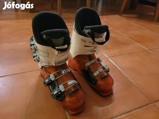 Eladó használt 38-39-es Atomic sícipő