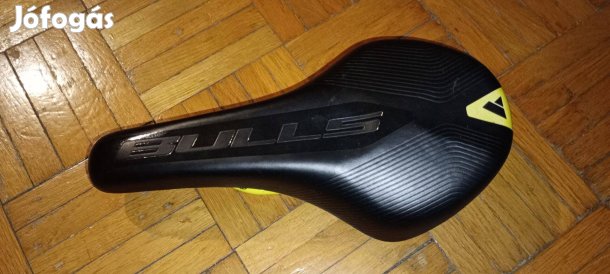 Eladó használt Bulls nyereg