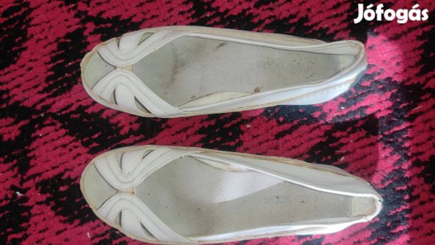 Eladó használt Női cipő