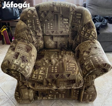 Eladó használt, jó állapotú, kissé fakó, egyszemélyes fotel