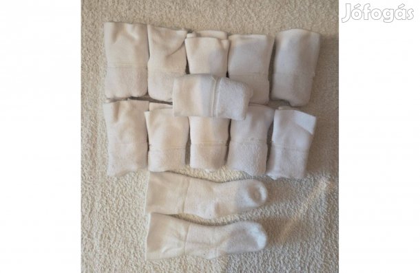 Eladó használt baba zoknik