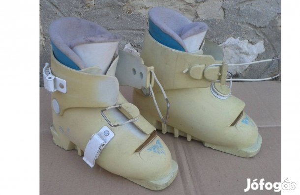 Eladó használt gyermek síbakancs