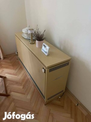 Eladó használt hőtárolós kályha, radiátor