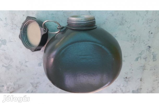 Eladó használt katonai alumínium kulacs 1000 Ft.-ért