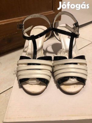 Eladó használt kislábú női szandál, 34