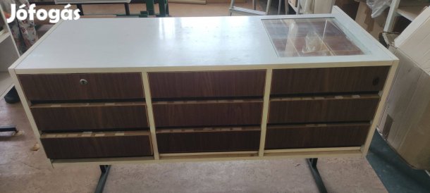 Eladó használt rövidáru pult