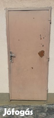 Eladó használt vasajtó tokkal együtt