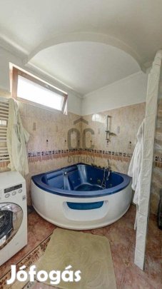 Eladó ház Budapest 4. ker., Újpest