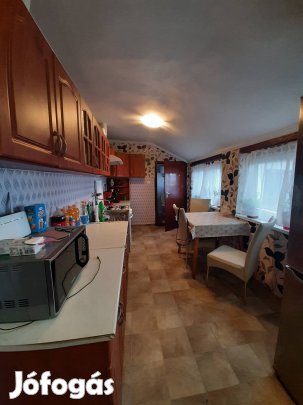 Eladó ház Domaszéken