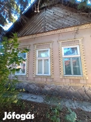 Eladó ház Jászapátin