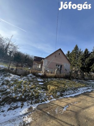 Eladó ház Karádon
