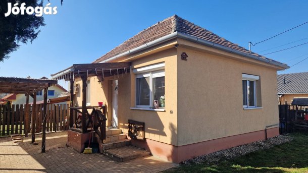 Eladó ház Kerepesen
